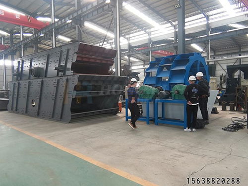 永昌建筑垃圾粉碎設(shè)備 履帶移動式破碎站與腳手架的協(xié)同應(yīng)用